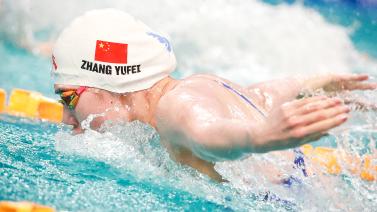 并在防守端 并在防守端